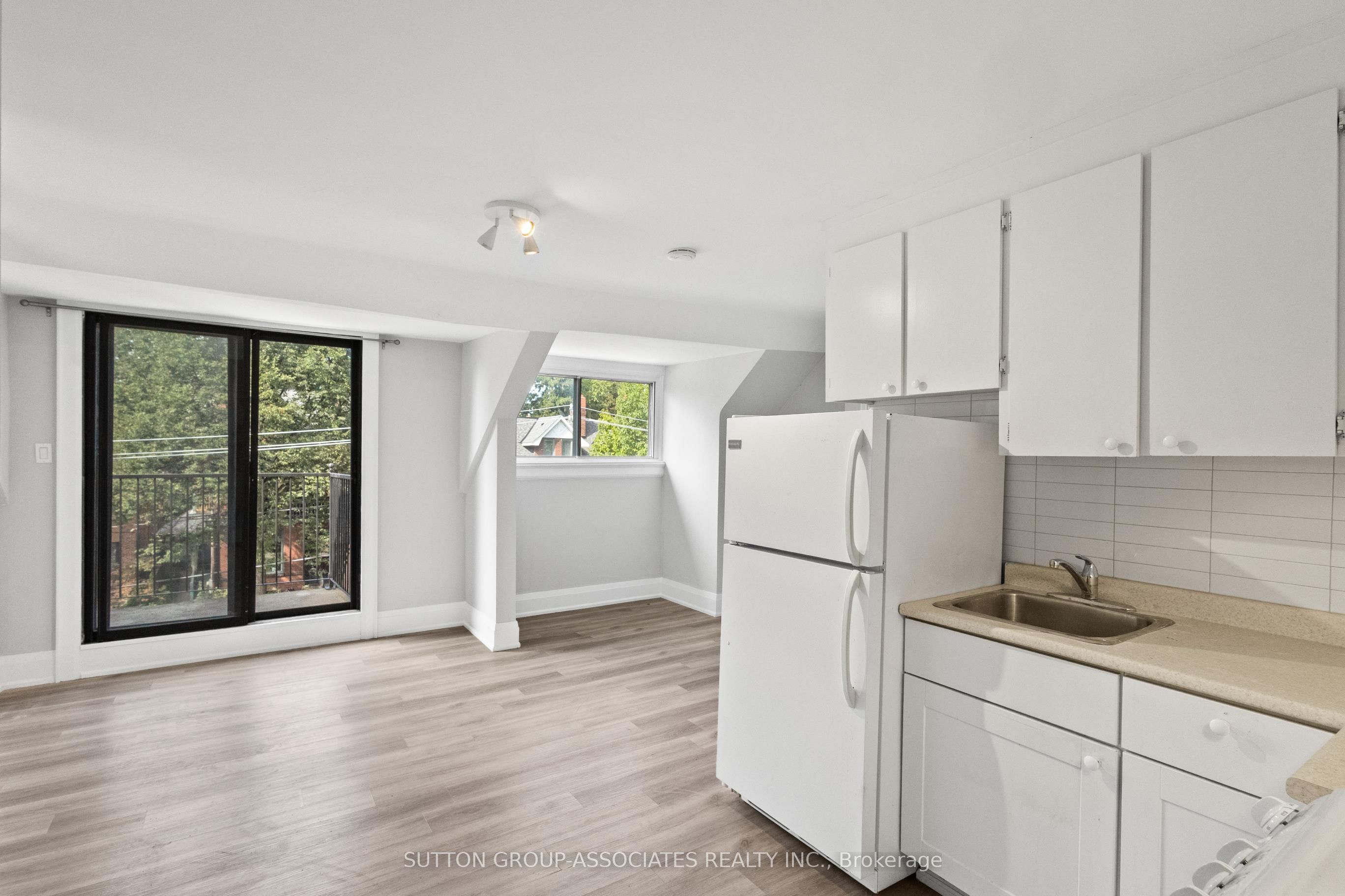 415 Brunswick Avenue Property Photo 5