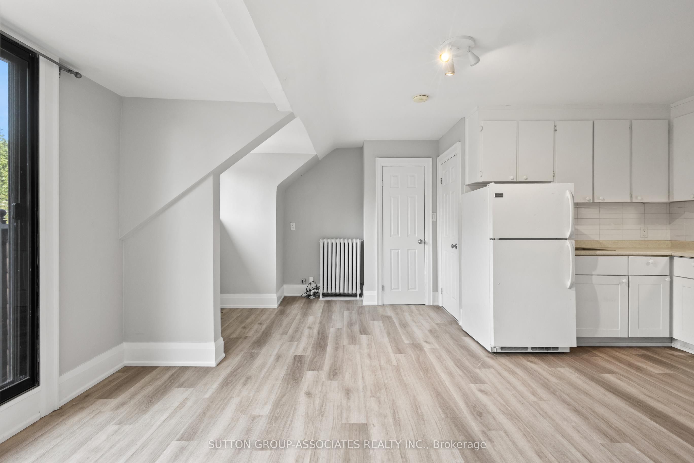 415 Brunswick Avenue Property Photo 6