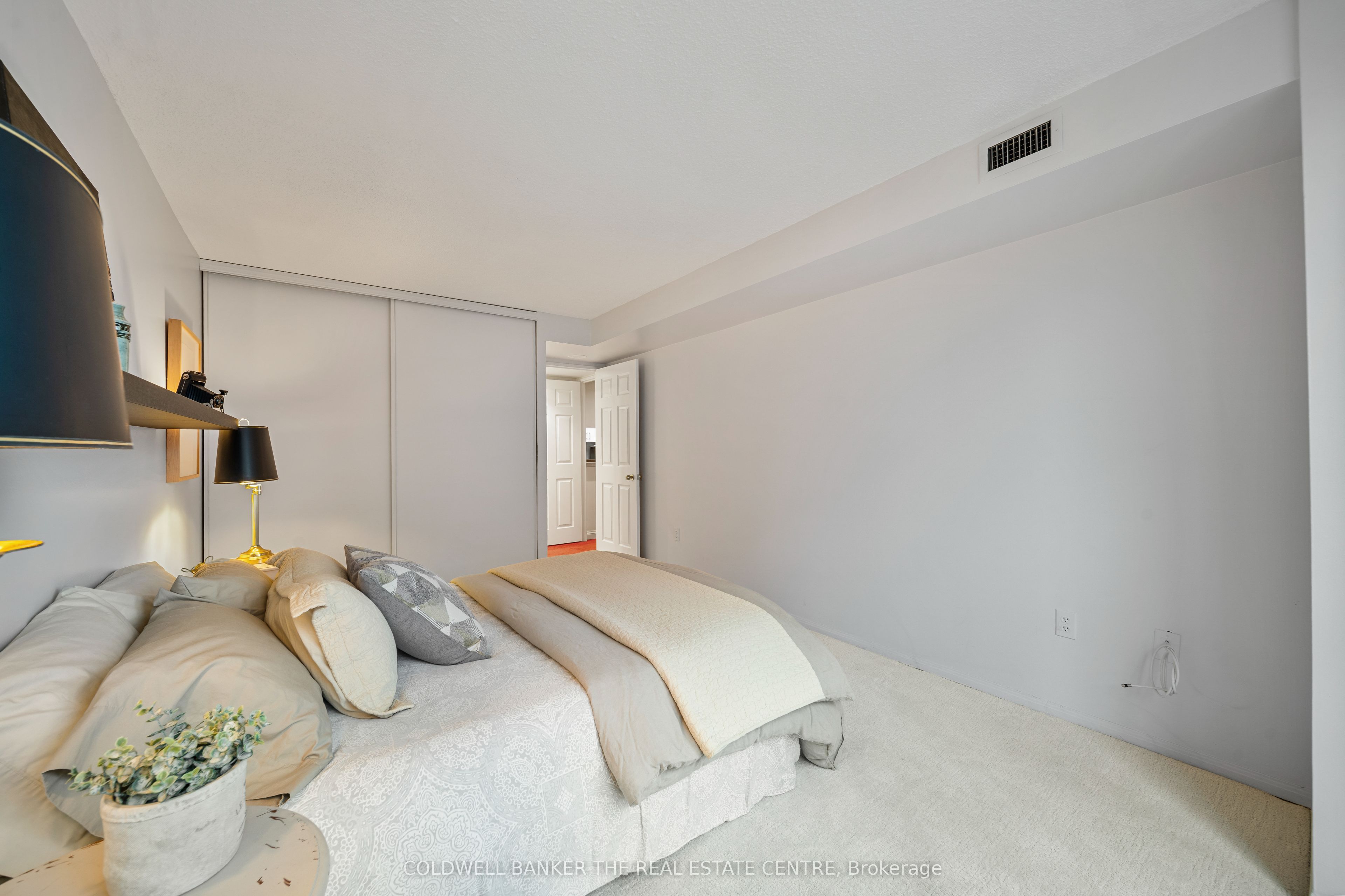 701 King Street W 1007 Property Photo 25