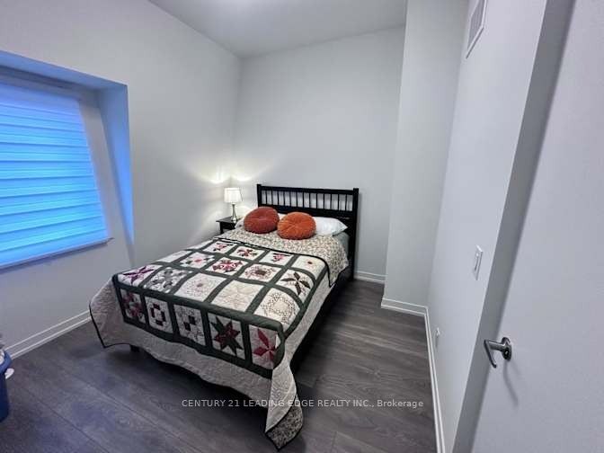 9 Spruce Pines Crescent Room 4 Property Photo 2