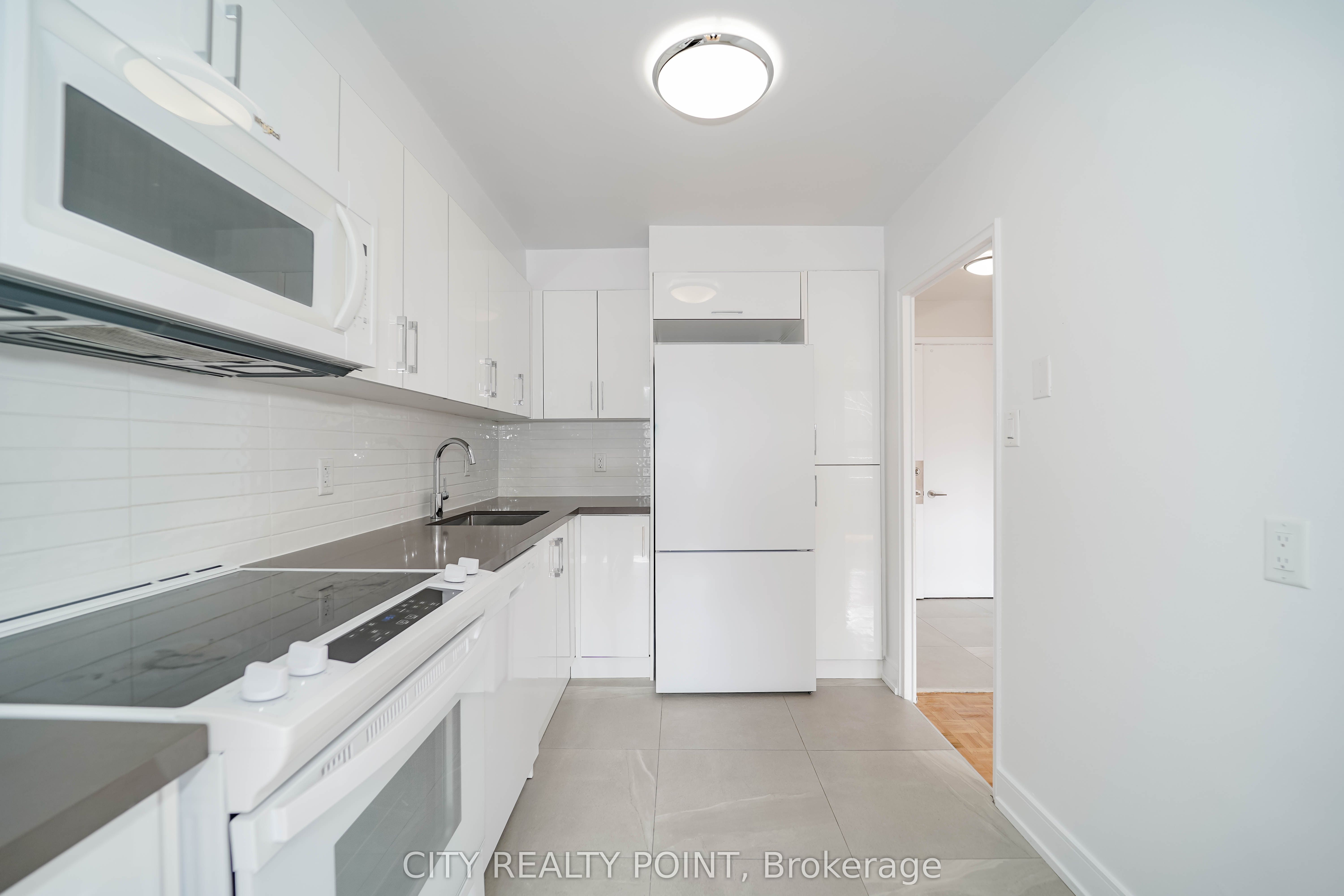 10 Shallmar Boulevard 907 Property Photo 11