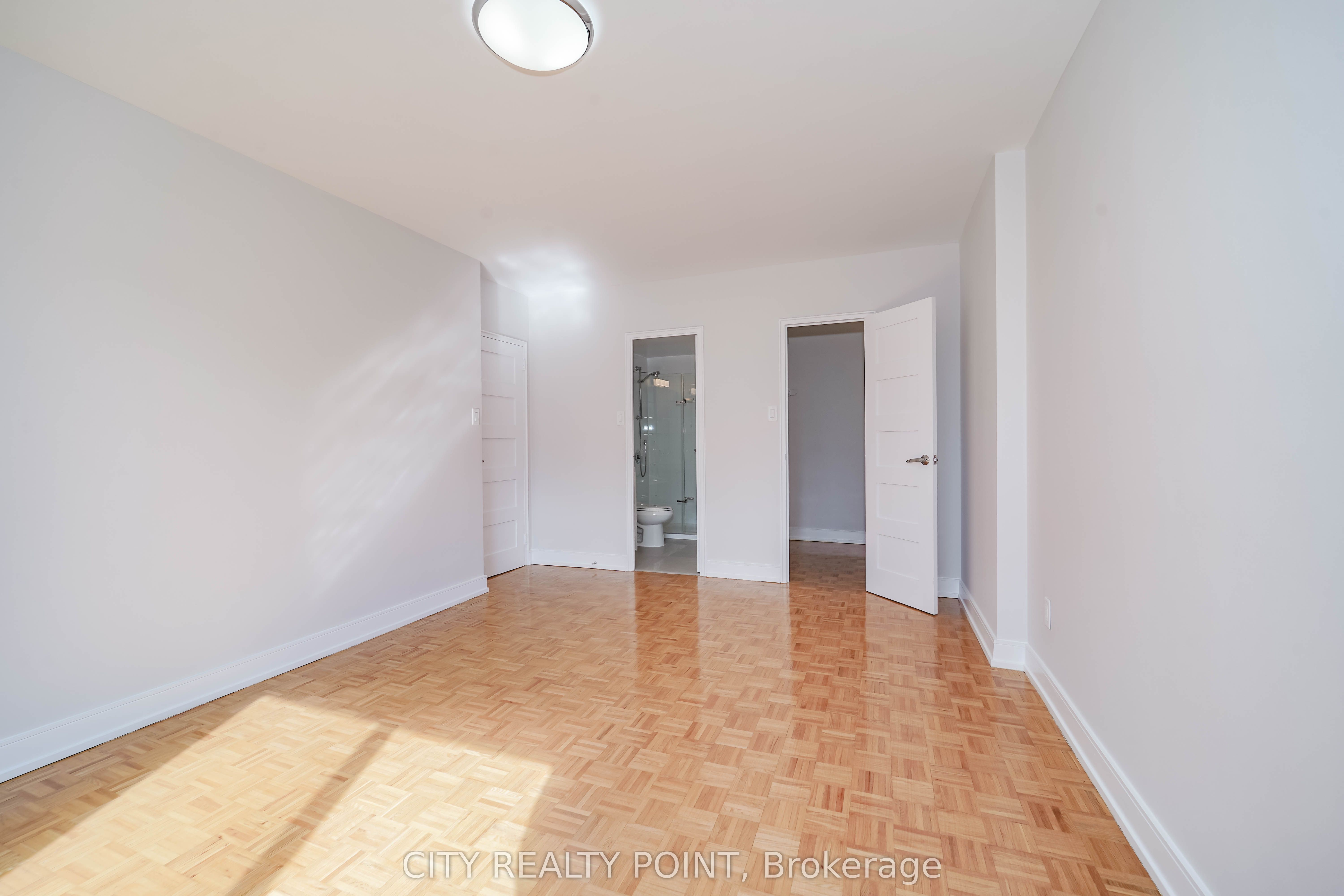 10 Shallmar Boulevard 907 Property Photo 15
