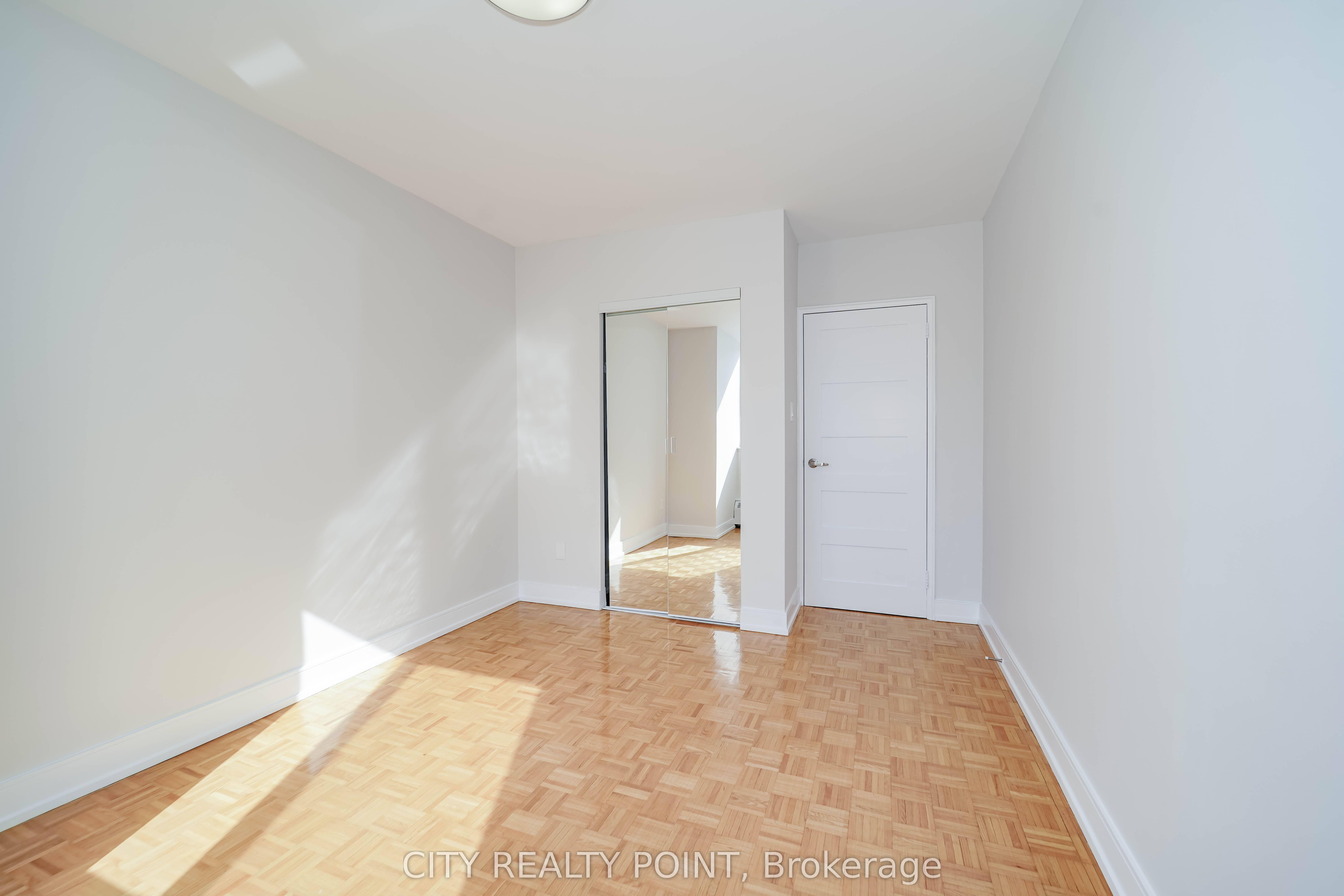 10 Shallmar Boulevard 907 Property Photo 19