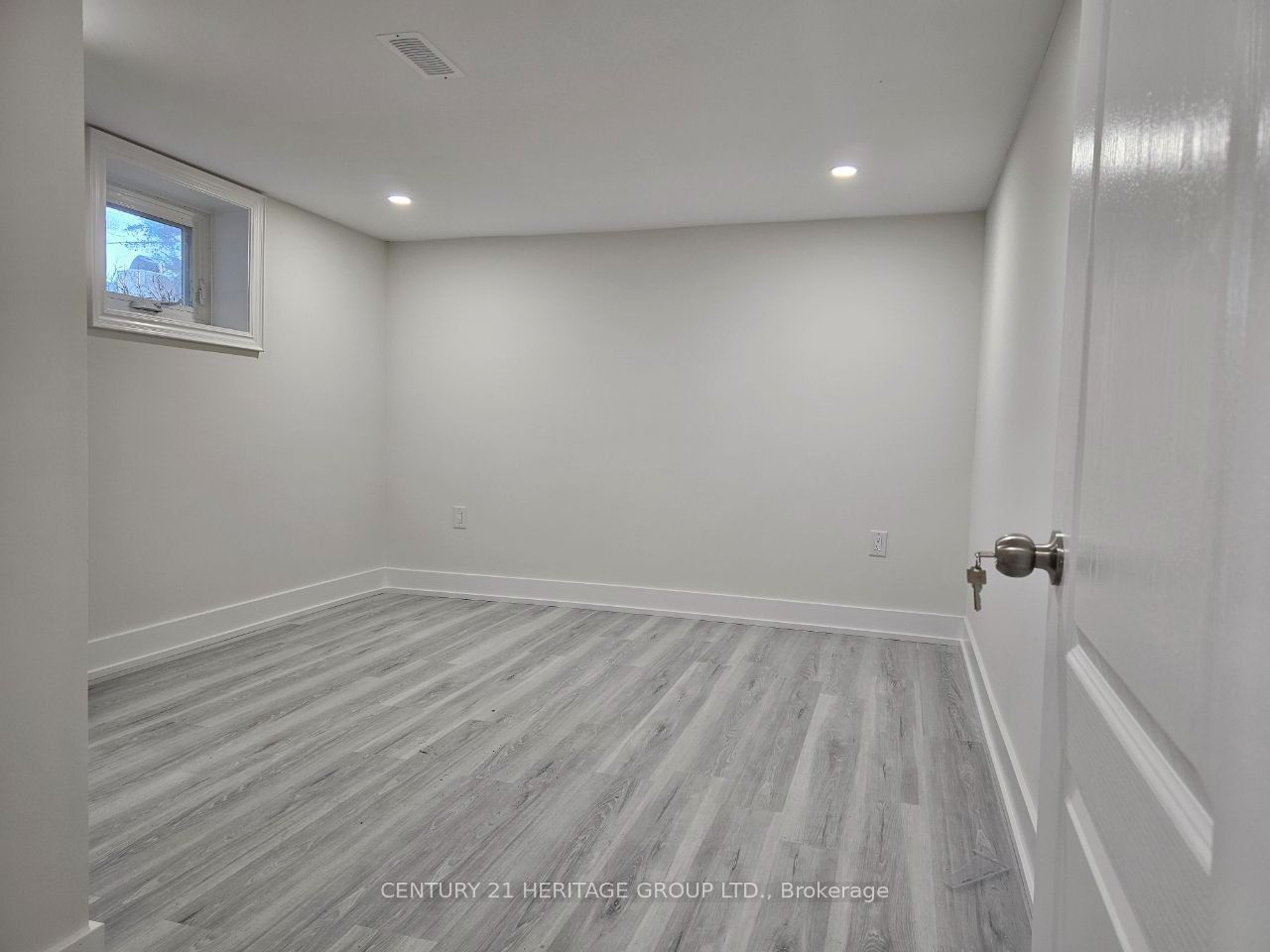 126 Nipigon Avenue Basement Property Photo 7