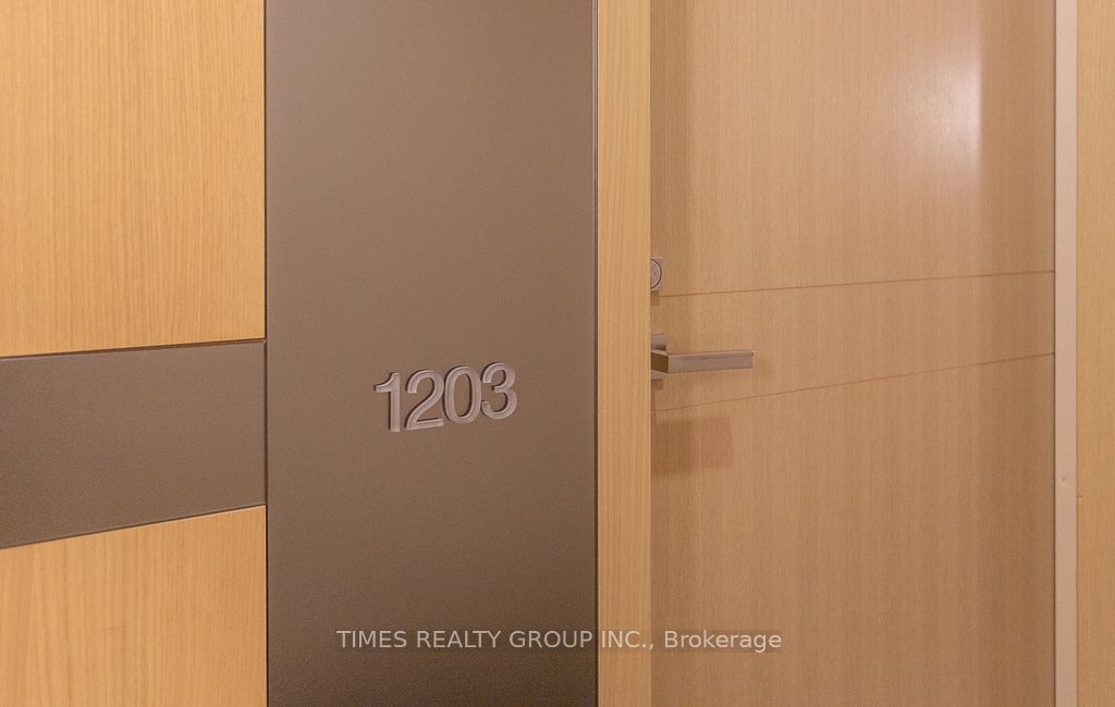 39 Queens Quay E. Street E Ph1203 Property Photo 2