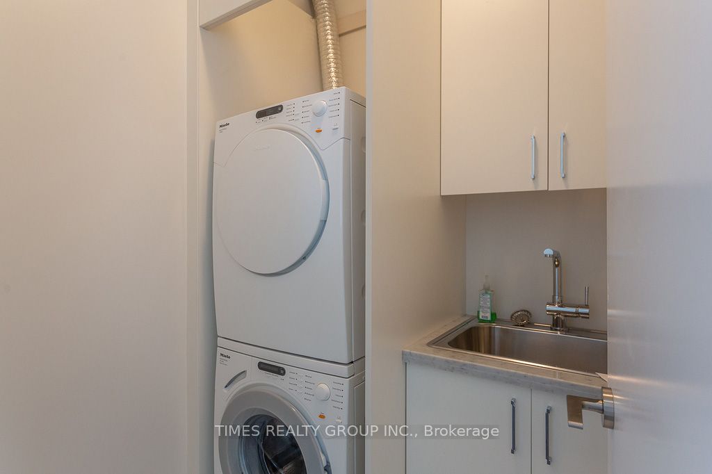 39 Queens Quay E. Street E Ph1203 Property Photo 16