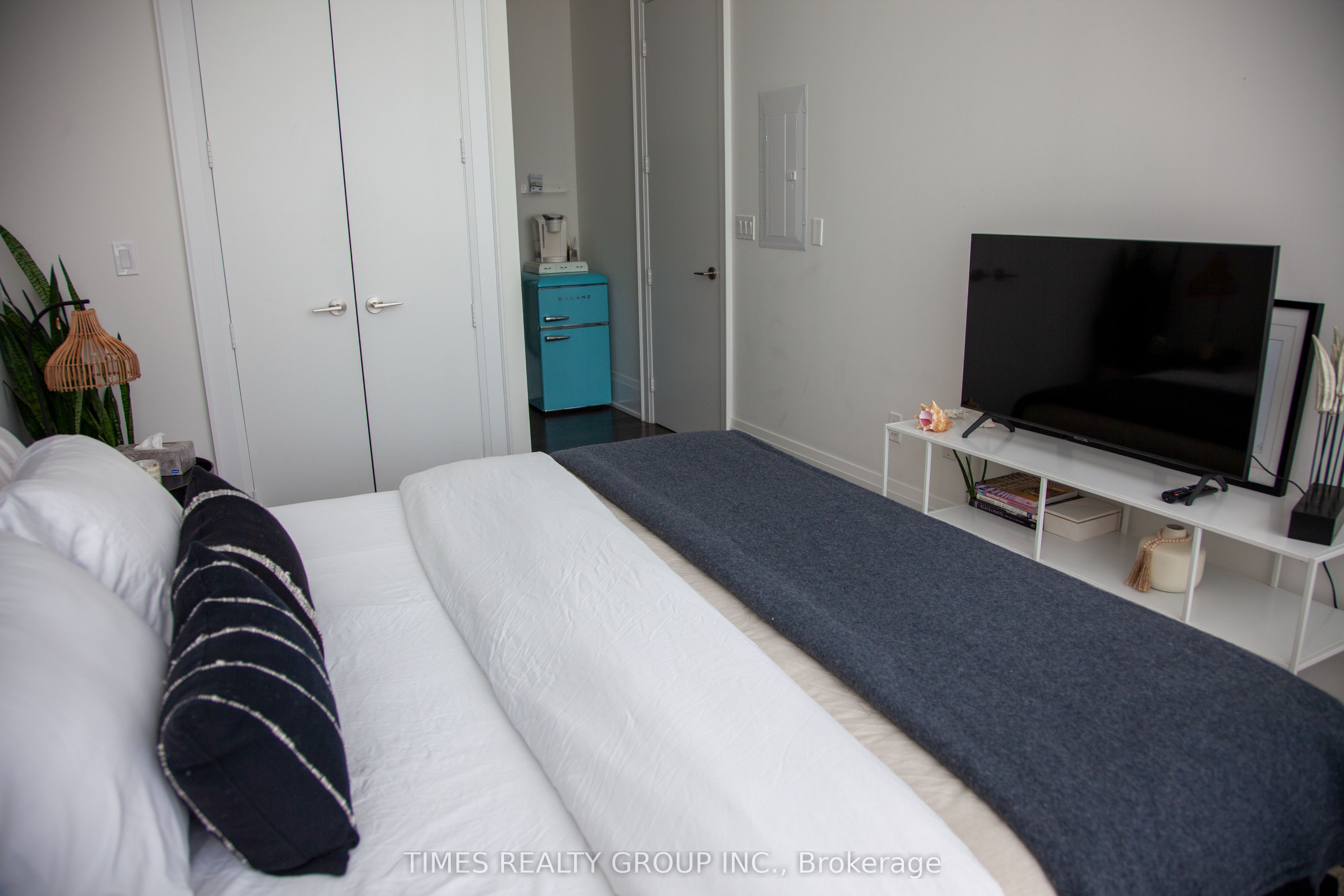 39 Queens Quay E. Street E Ph1203 Property Photo 25