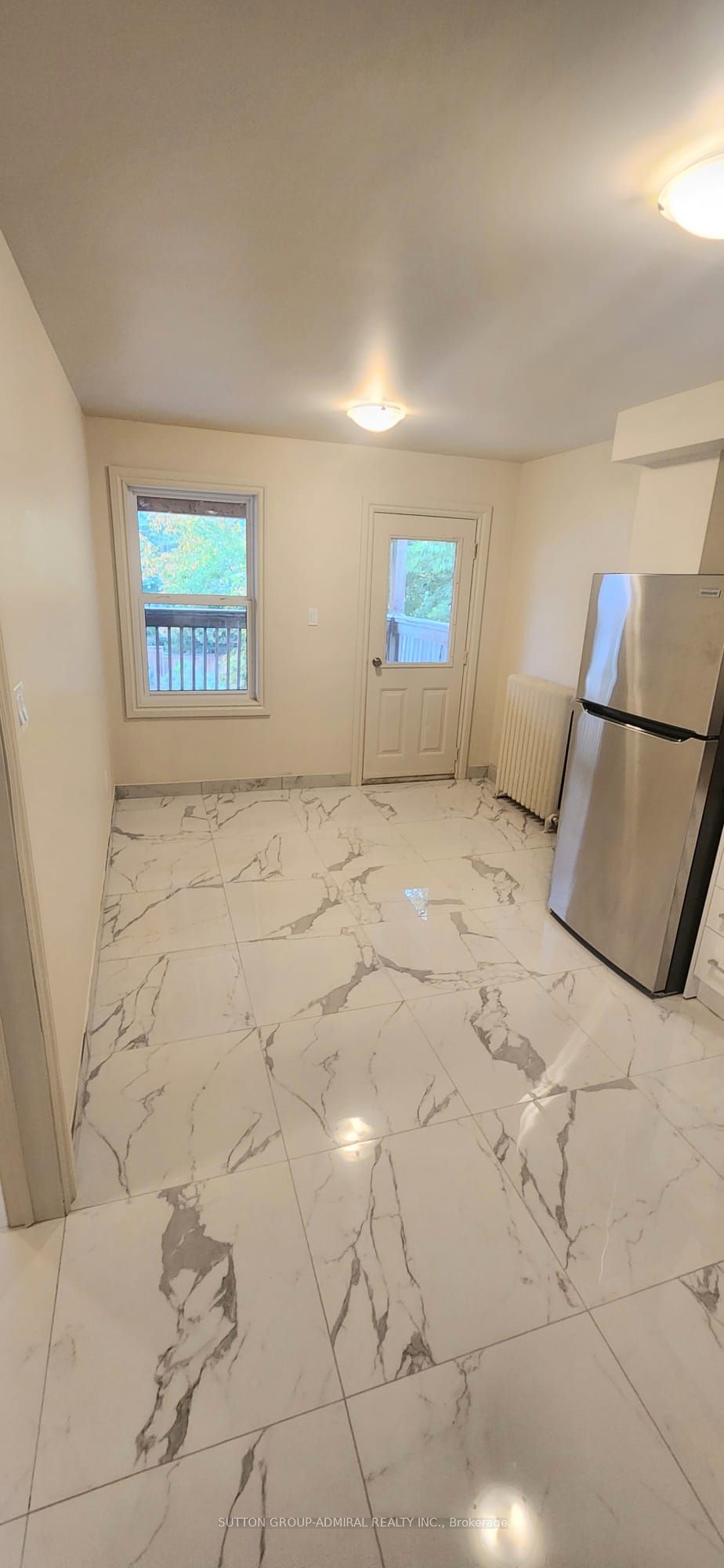 1030 St Clair Avenue 2b-3rd Floor Property Photo 2