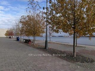 15 Queens Quay E 609 Property Photo 9