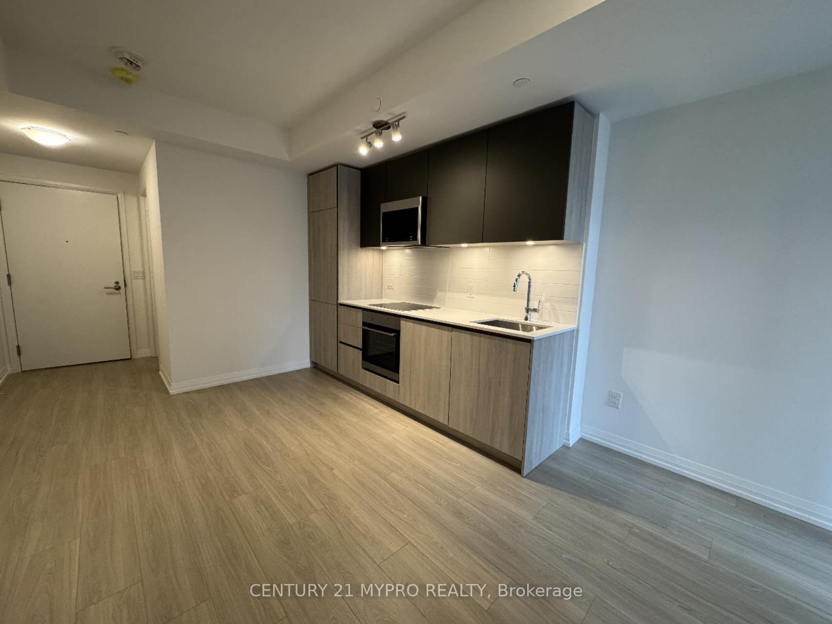8 Widmer Street 2509 Property Photo 10