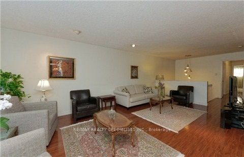 290 Mcnicoll Avenue Upper Property Photo 3