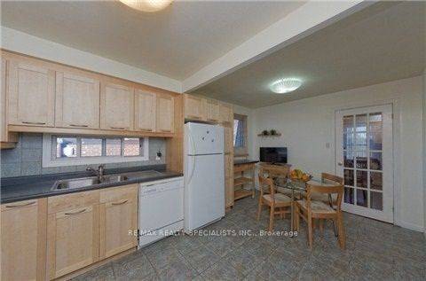 290 Mcnicoll Avenue Upper Property Photo 6