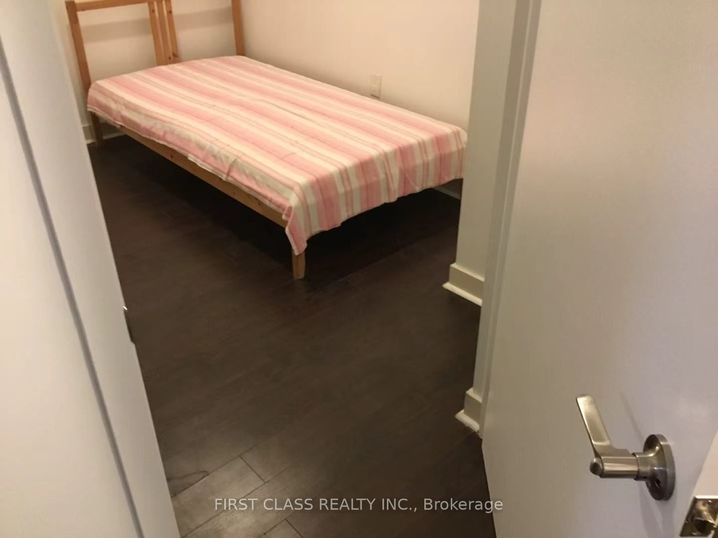 Den Room - 10 Navy Wharf Court 3509 Property Photo 2