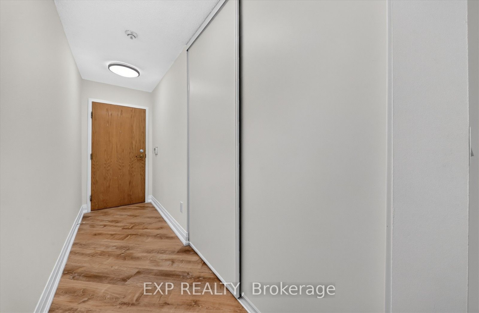 7 Concorde Place 2204 Property Photo 8