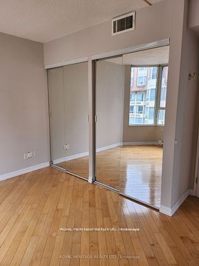 55 Centre Avenue 2307 Property Photo 4