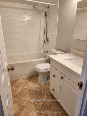 55 Centre Avenue 2307 Property Photo 8