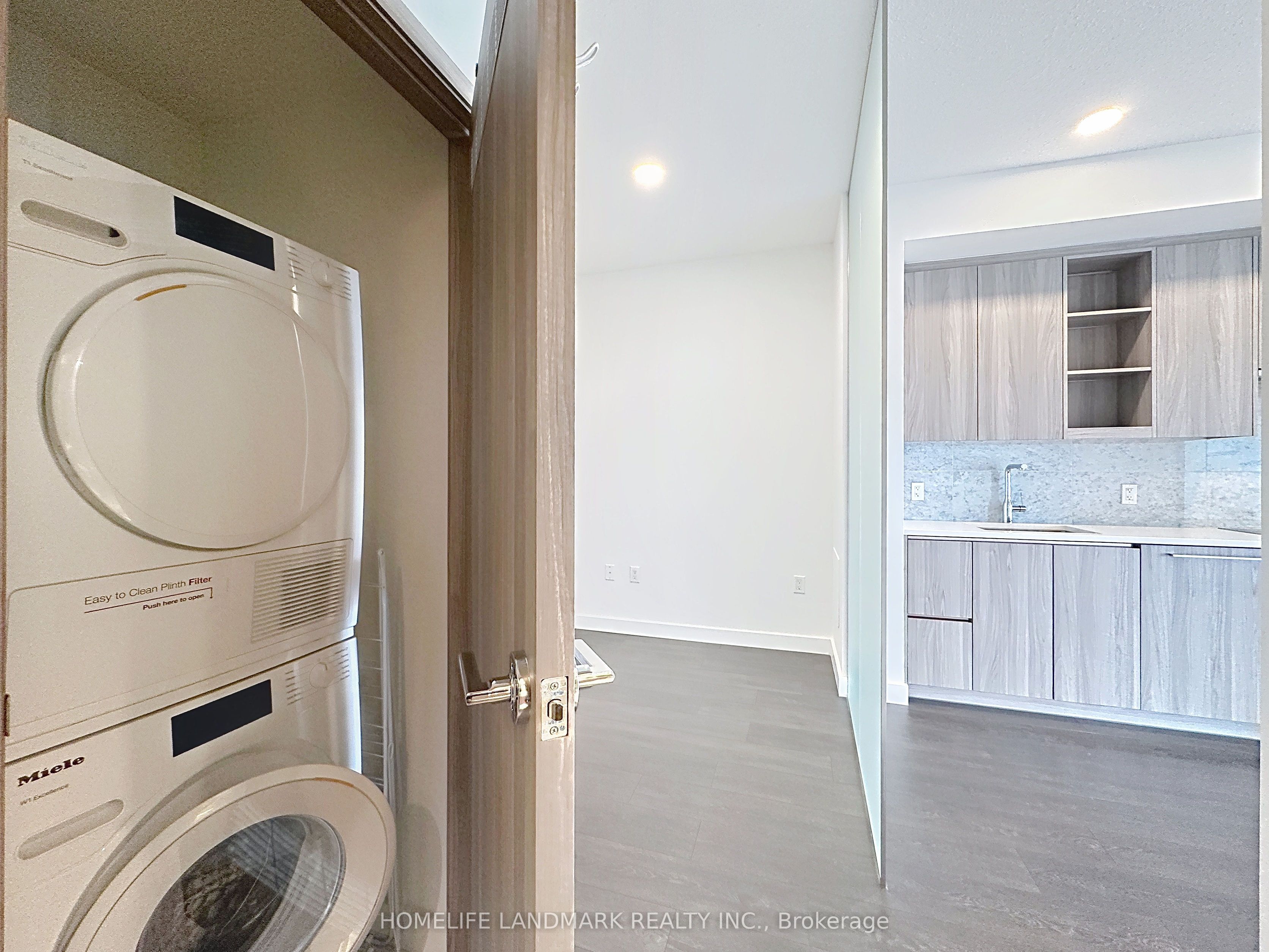 95 Mcmahon Drive 801 Property Photo 21