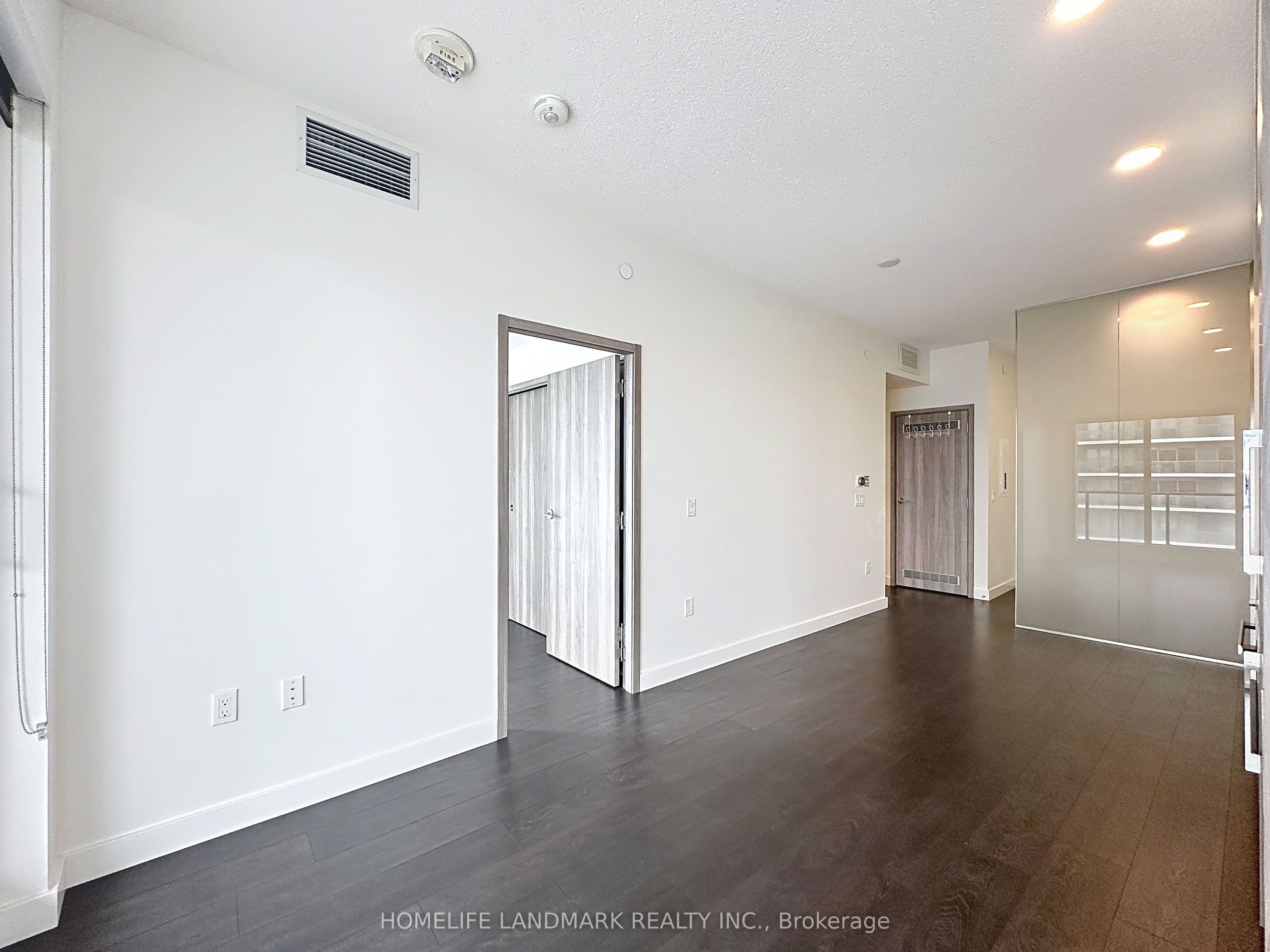 95 Mcmahon Drive 801 Property Photo 26