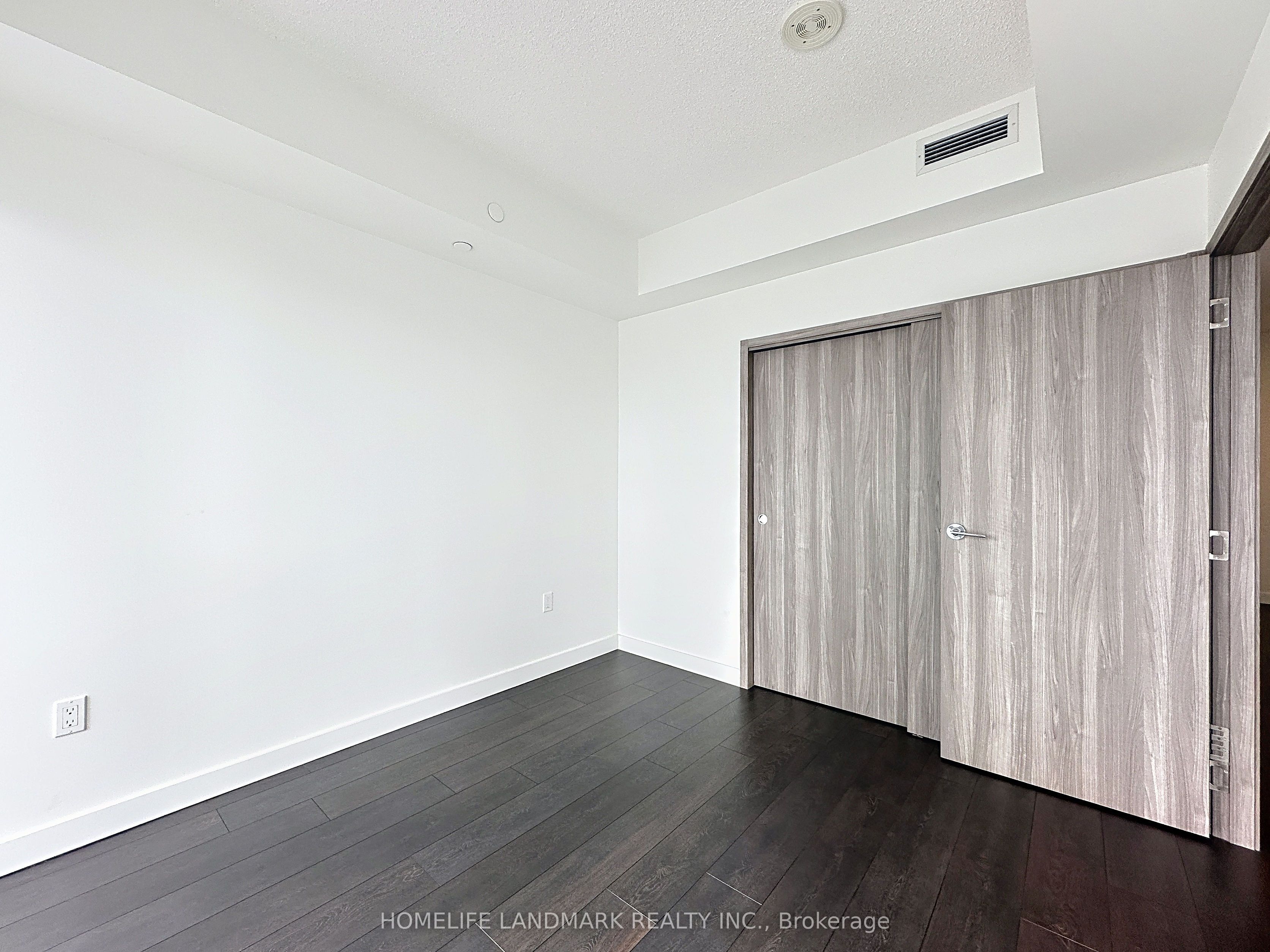 95 Mcmahon Drive 801 Property Photo 37