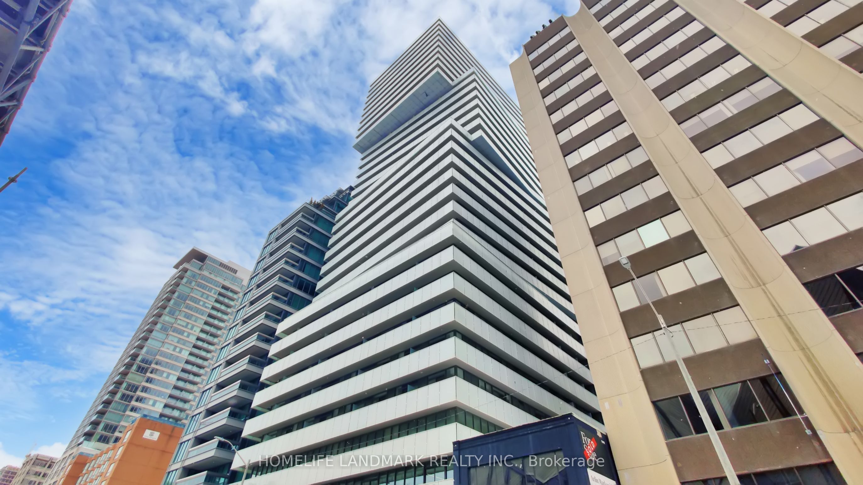 200 Bloor Street W 2305 Property Photo 3