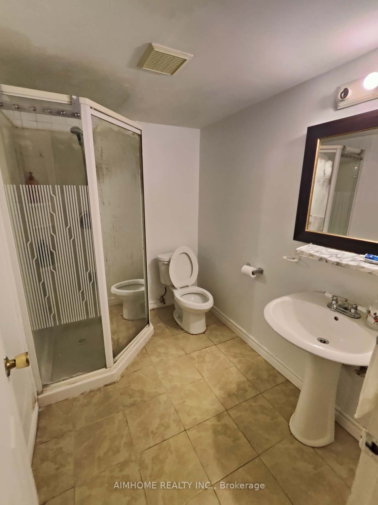 20 Lisburn Crescent Property Photo 30