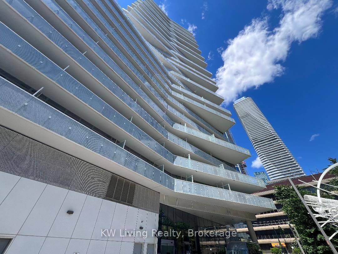 15 Queens Quay E 609 Property Photo 2