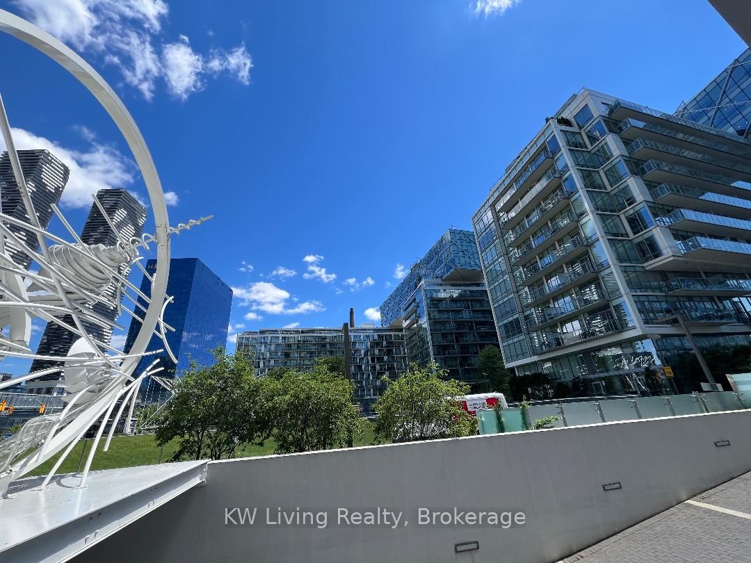 15 Queens Quay E 609 Property Photo 3
