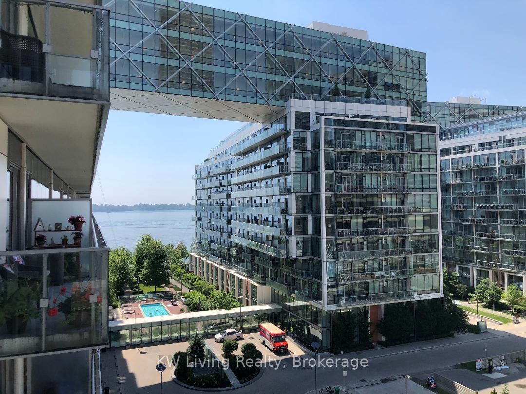 15 Queens Quay E 609 Property Photo 4