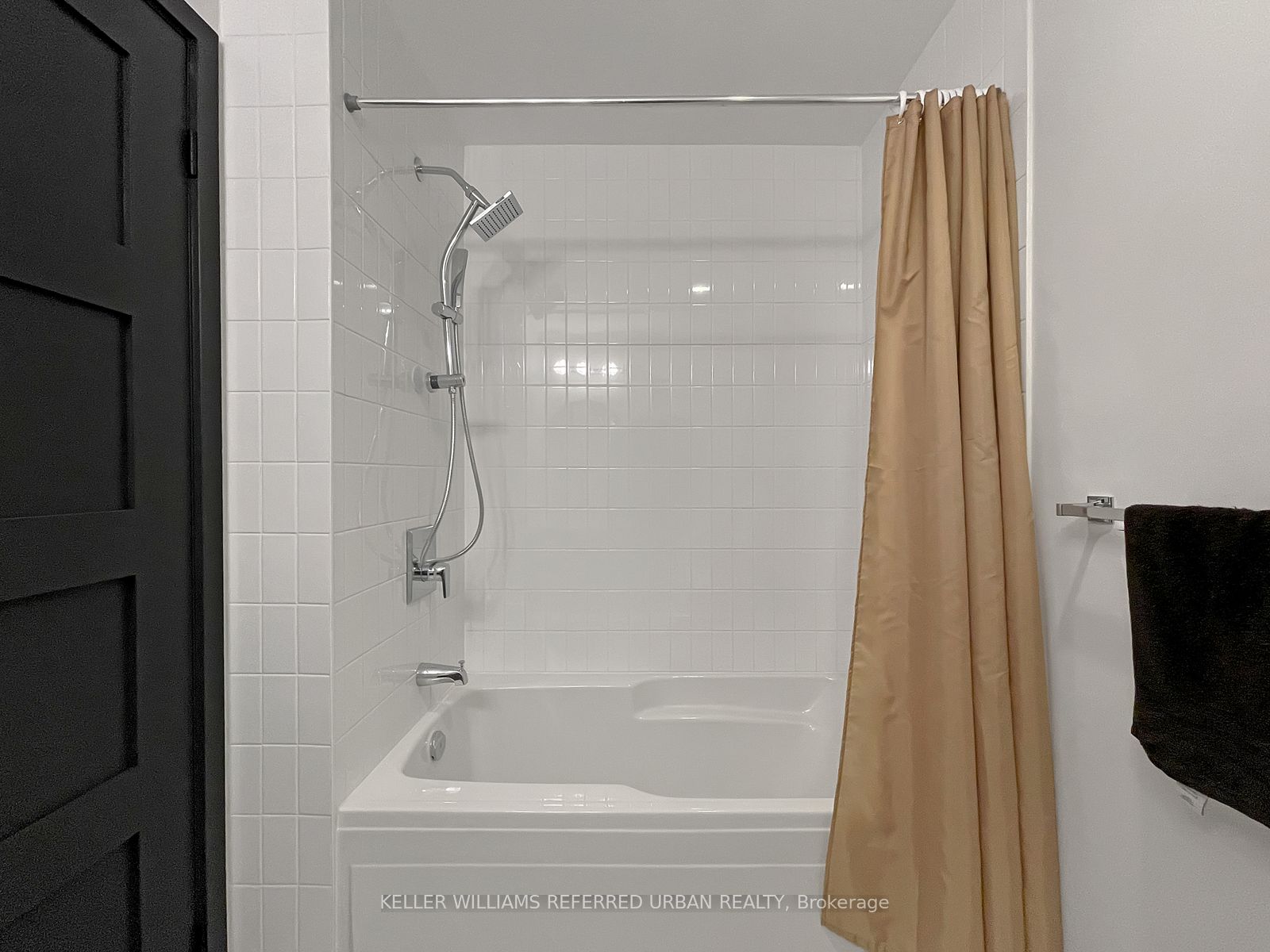 400 Wellington Street W 710 Property Photo 22