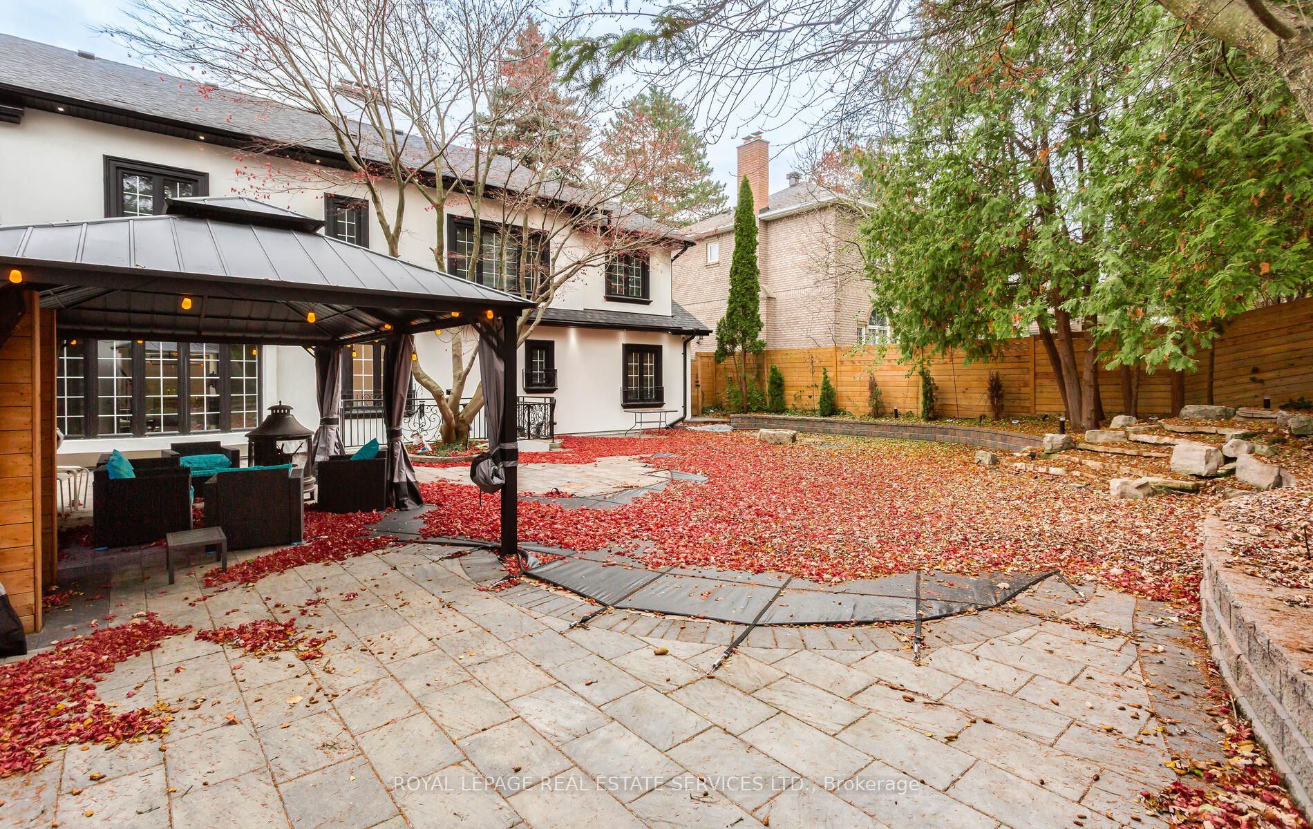 197 The Bridle Path Property Photo 48
