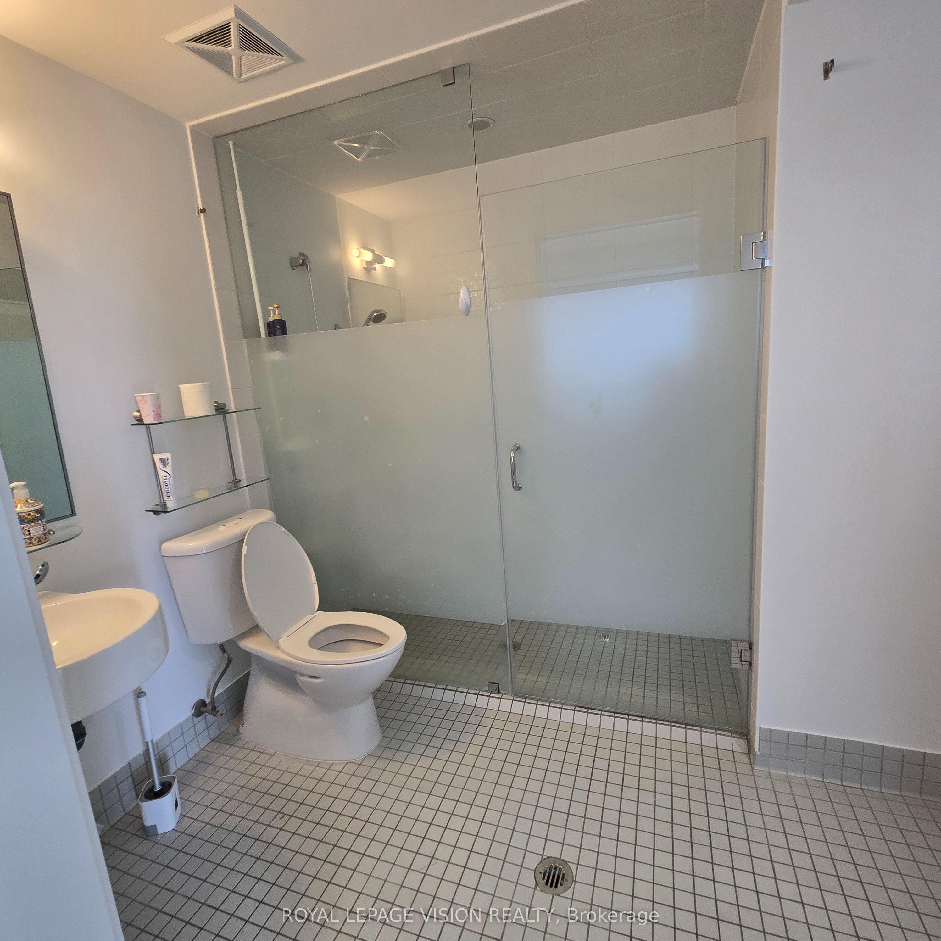 181 Wynford Drive 2207 Property Photo 18