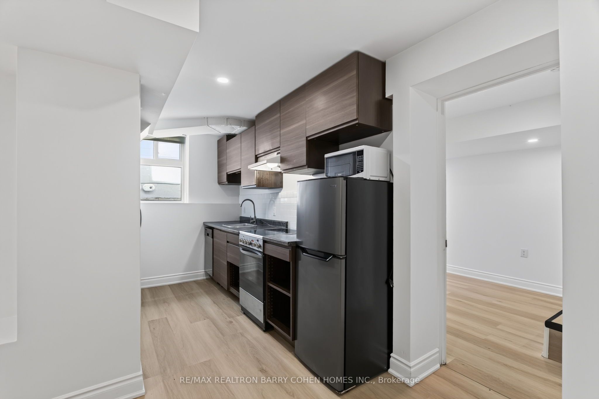 371 Howland Avenue Lower Property Photo 7