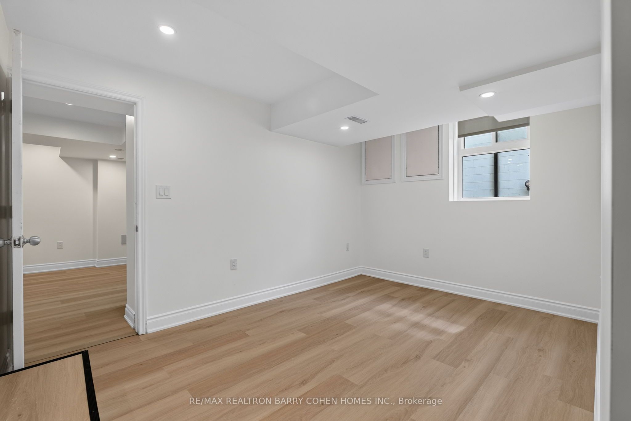 371 Howland Avenue Lower Property Photo 14