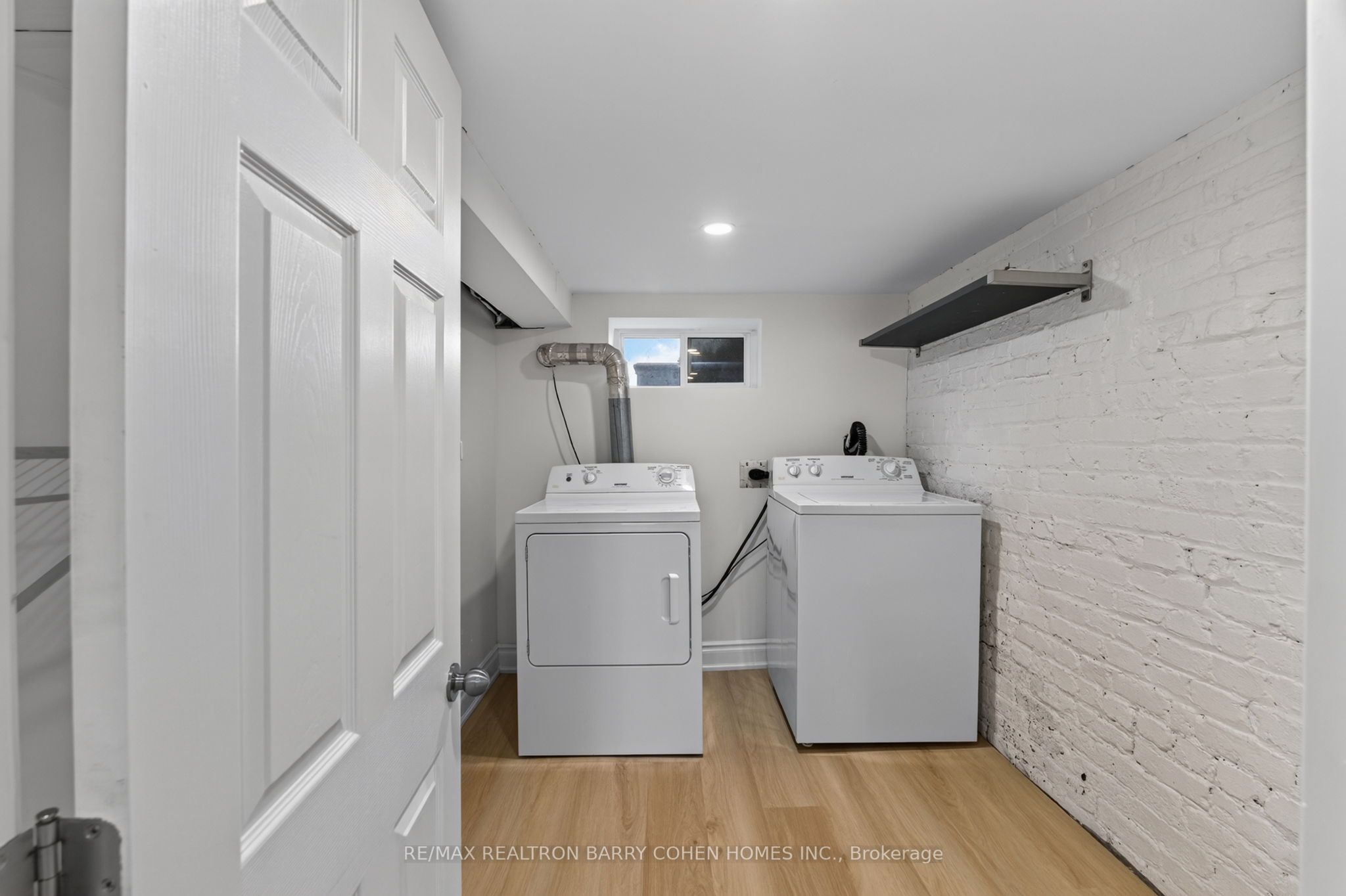 371 Howland Avenue Lower Property Photo 17