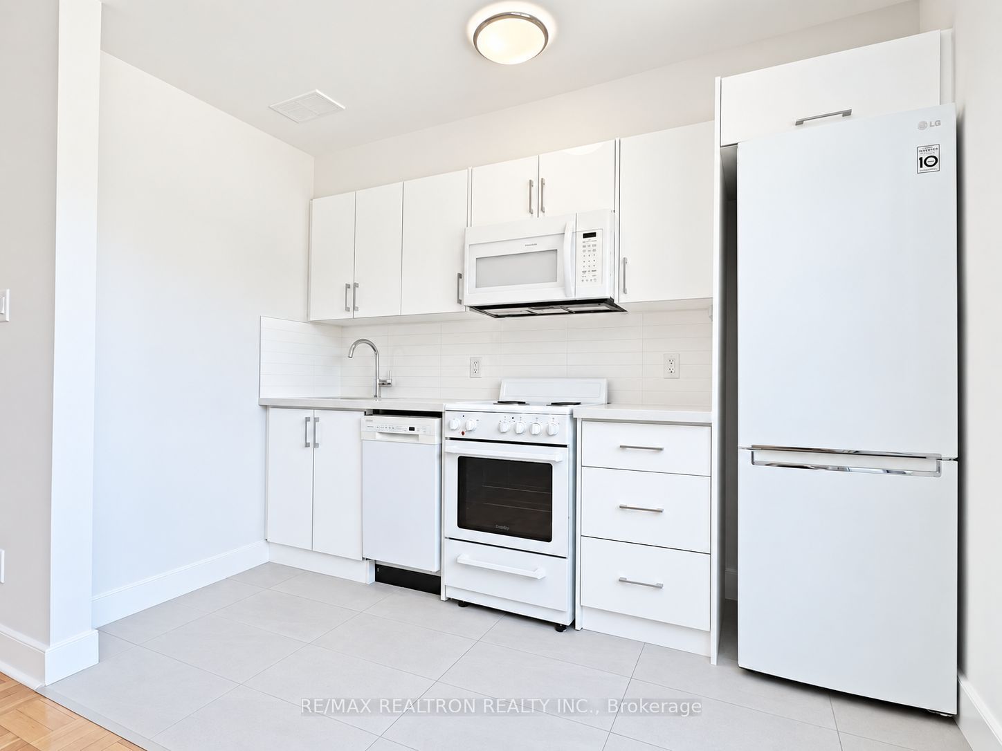 1545 Bathurst Street 304 Property Photo 3