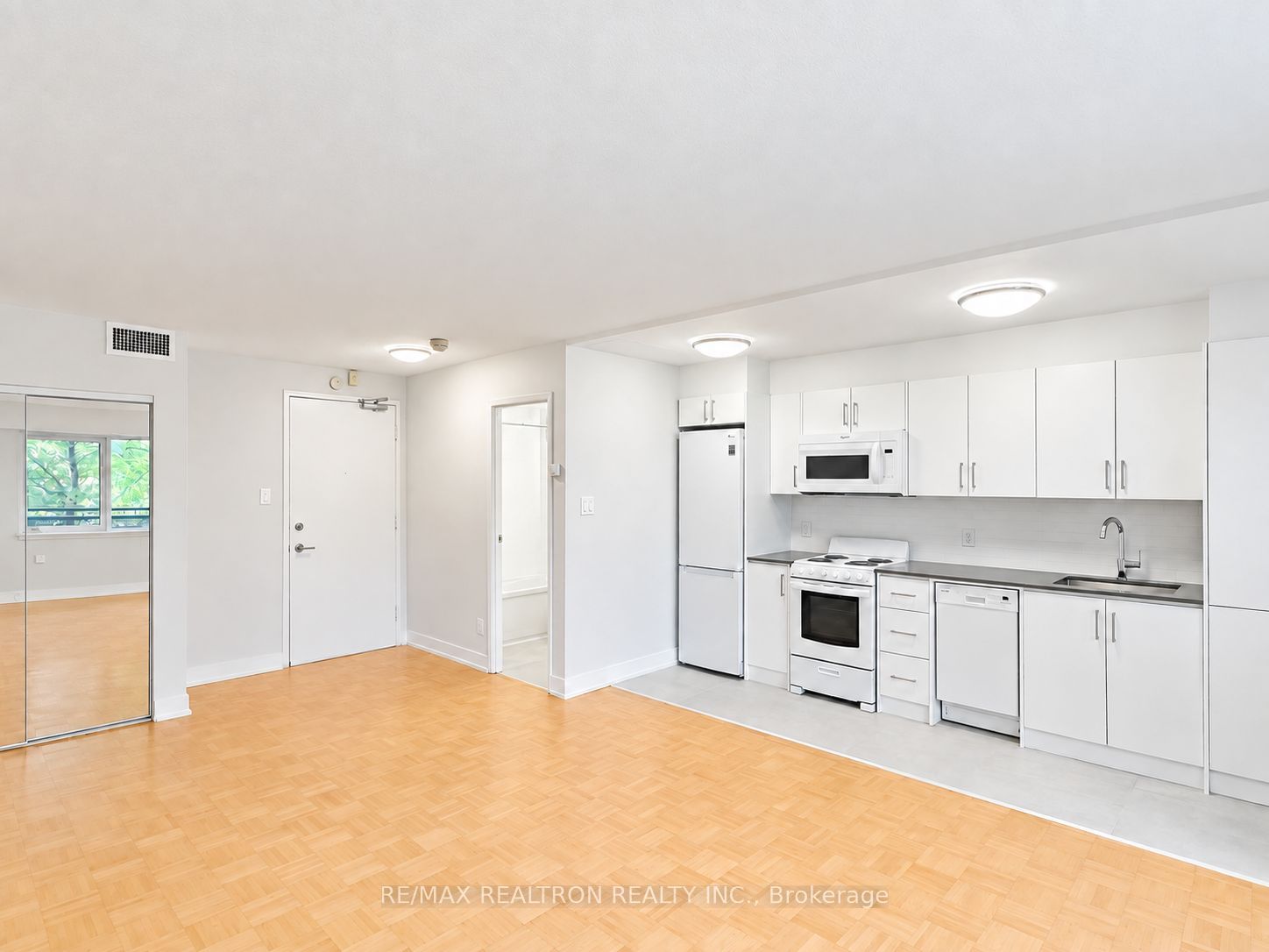 95 Lawton Boulevard 104 Property Photo 2