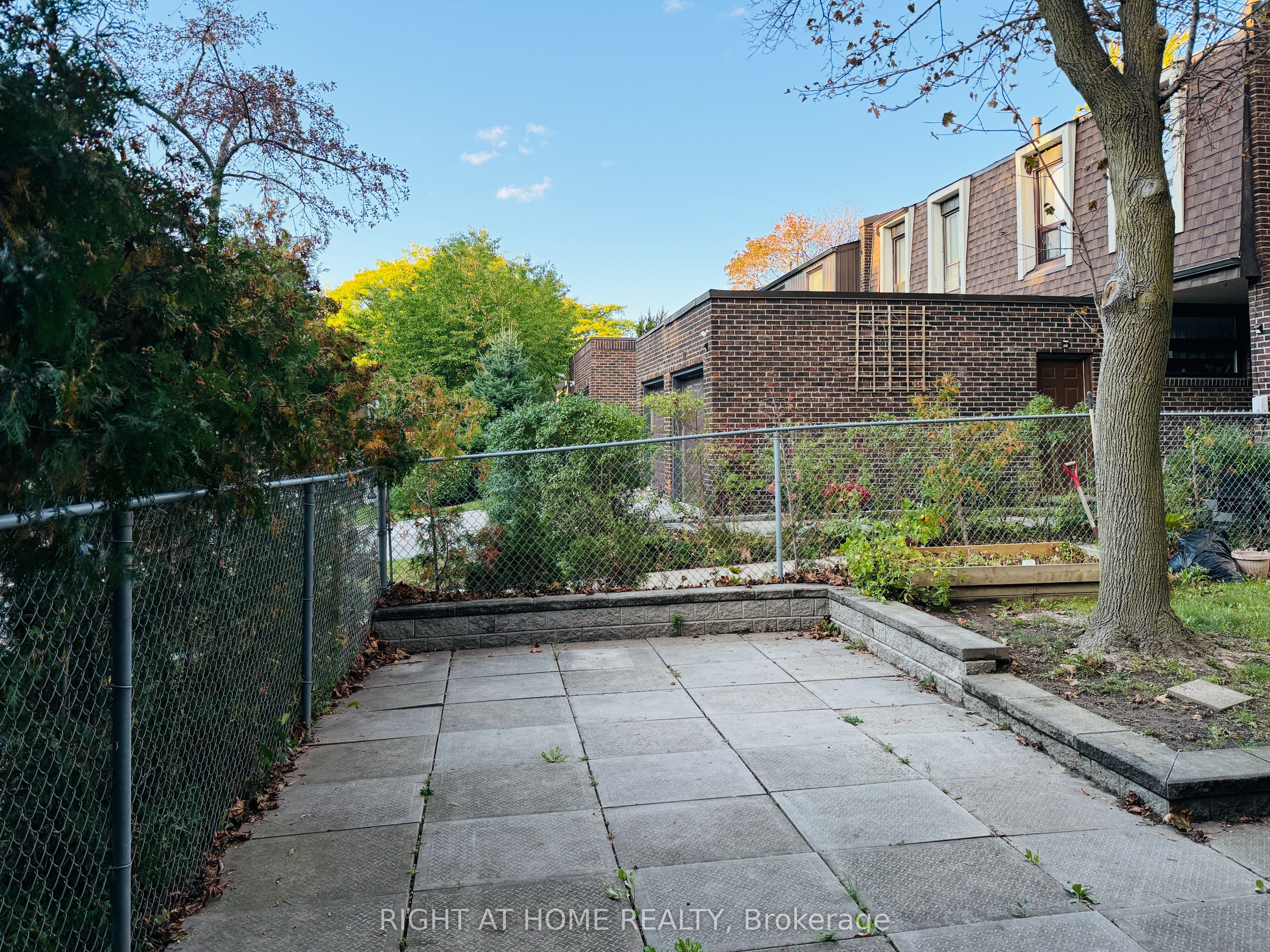 70 Spire Hillway Way Property Photo 27