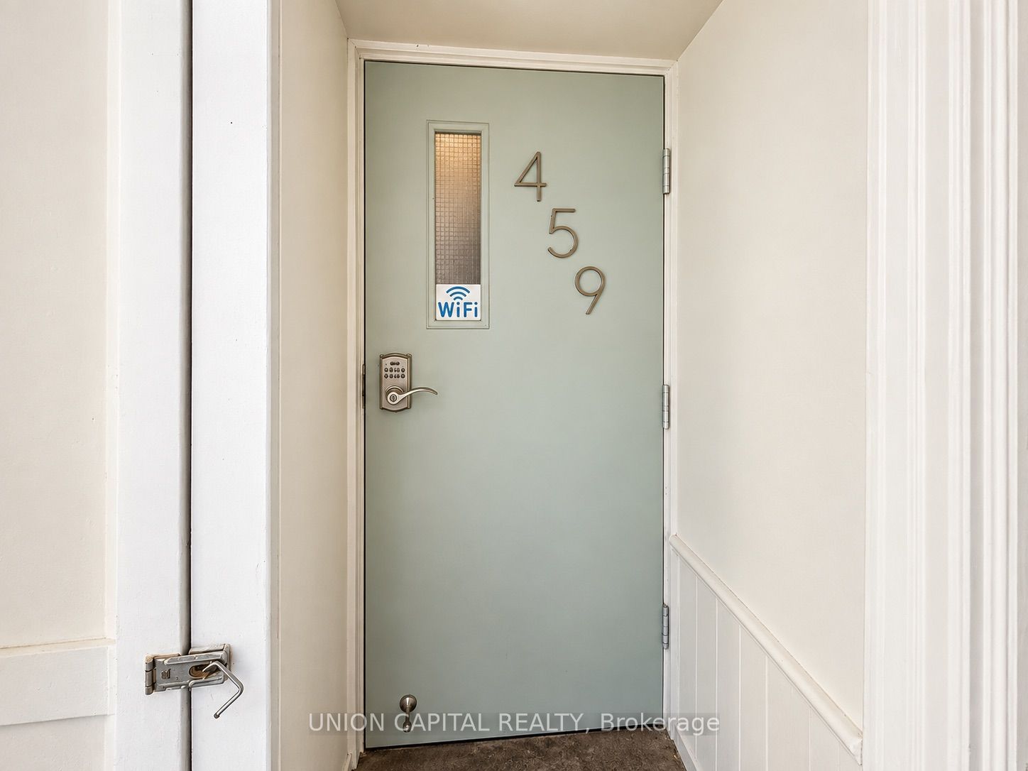 459 Queen Street W 2nd Fl Property Photo 11