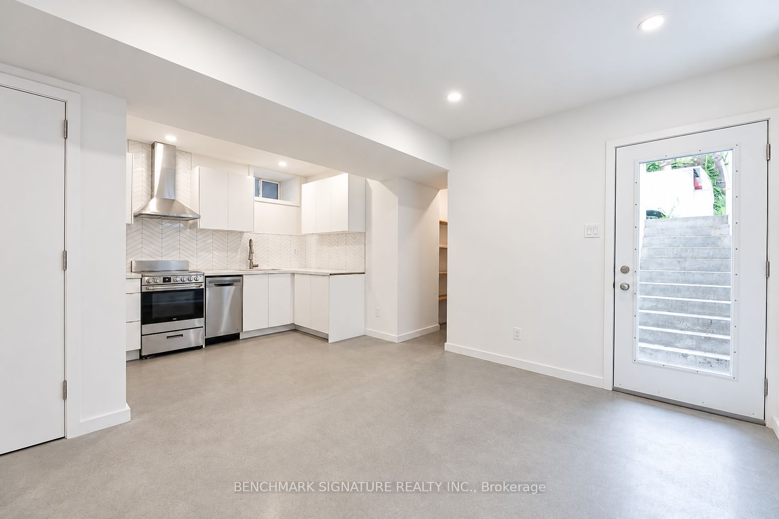 301 Euclid Avenue Lower Property Photo 3