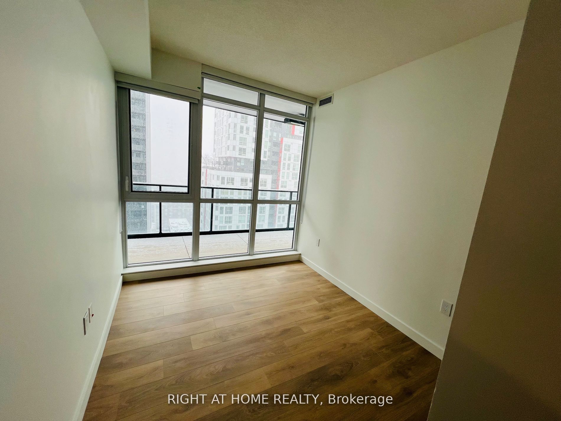 38 Widmer Street 2311 Property Photo 23