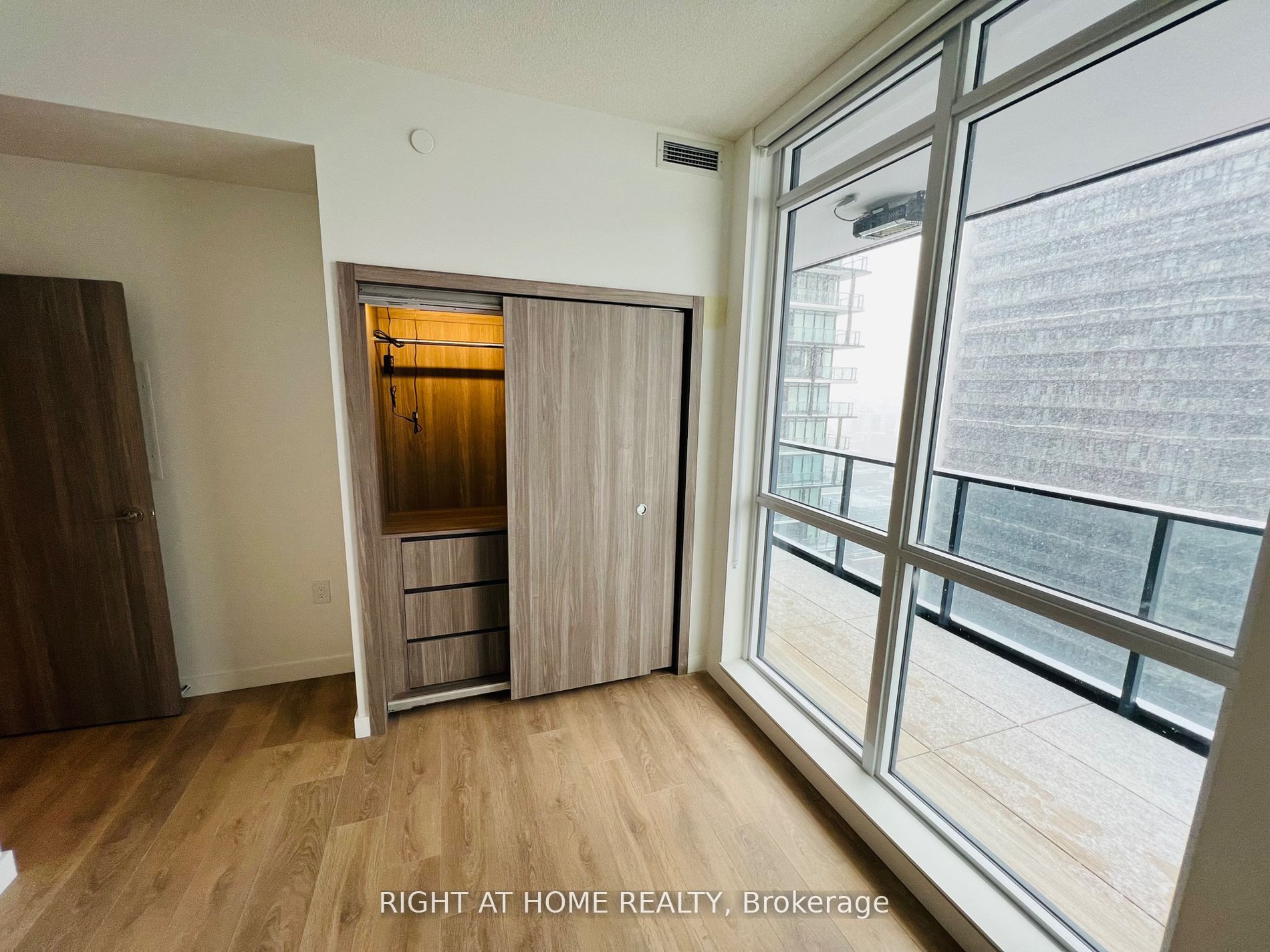 38 Widmer Street 2311 Property Photo 25