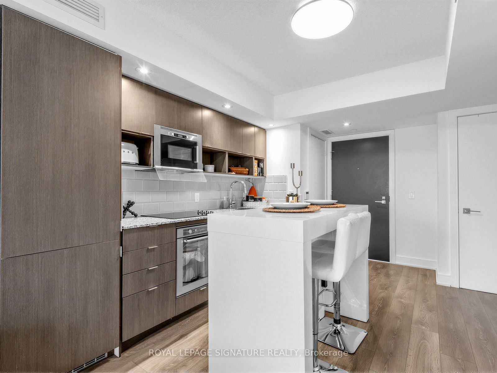 89 Mcgill Street 1204 Property Photo 9