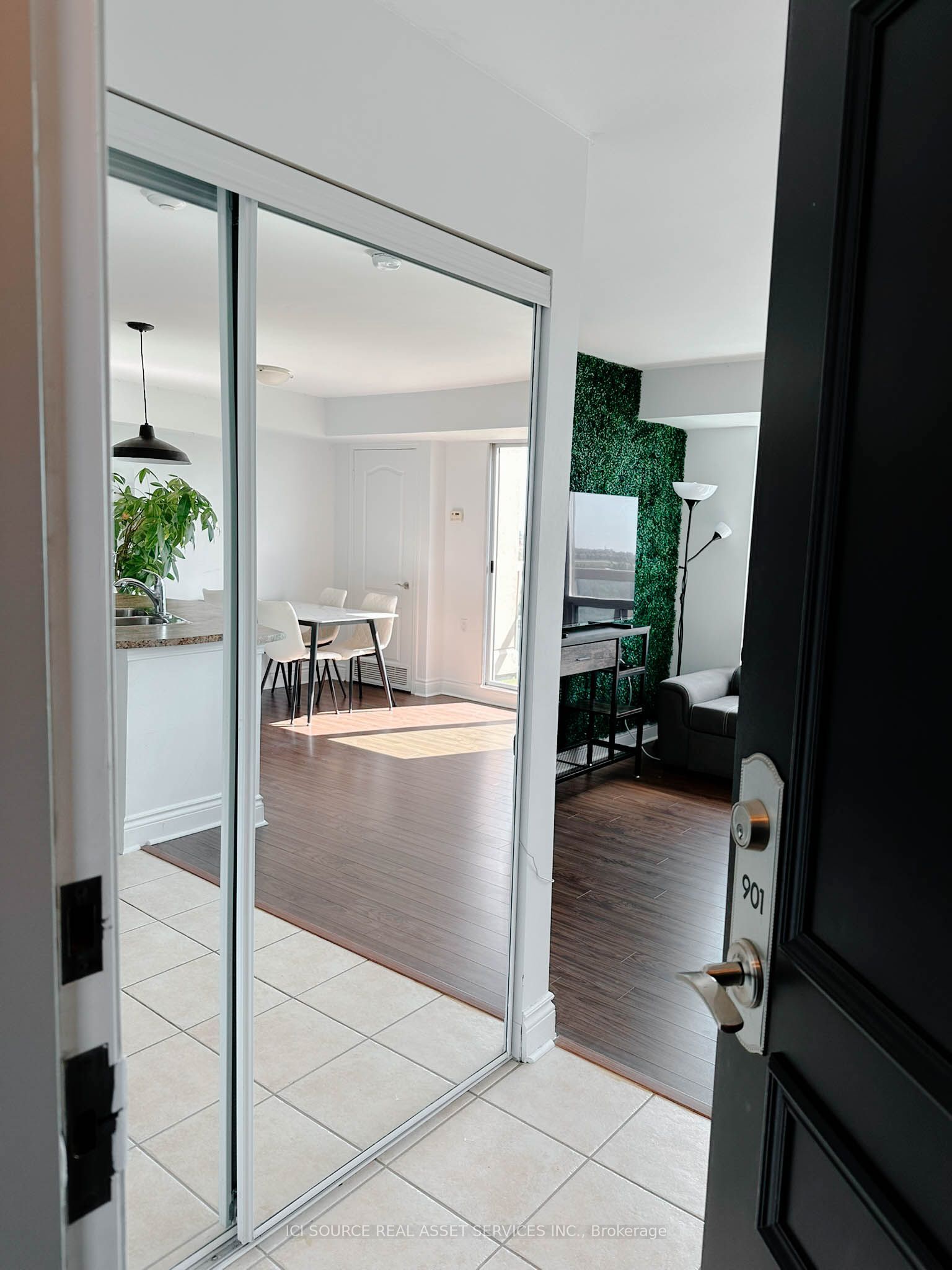 935 Sheppard Avenue W 901 Property Photo 1