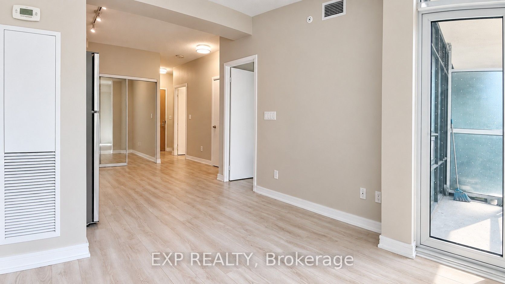 621 Sheppard Avenue E 512 Property Photo 9