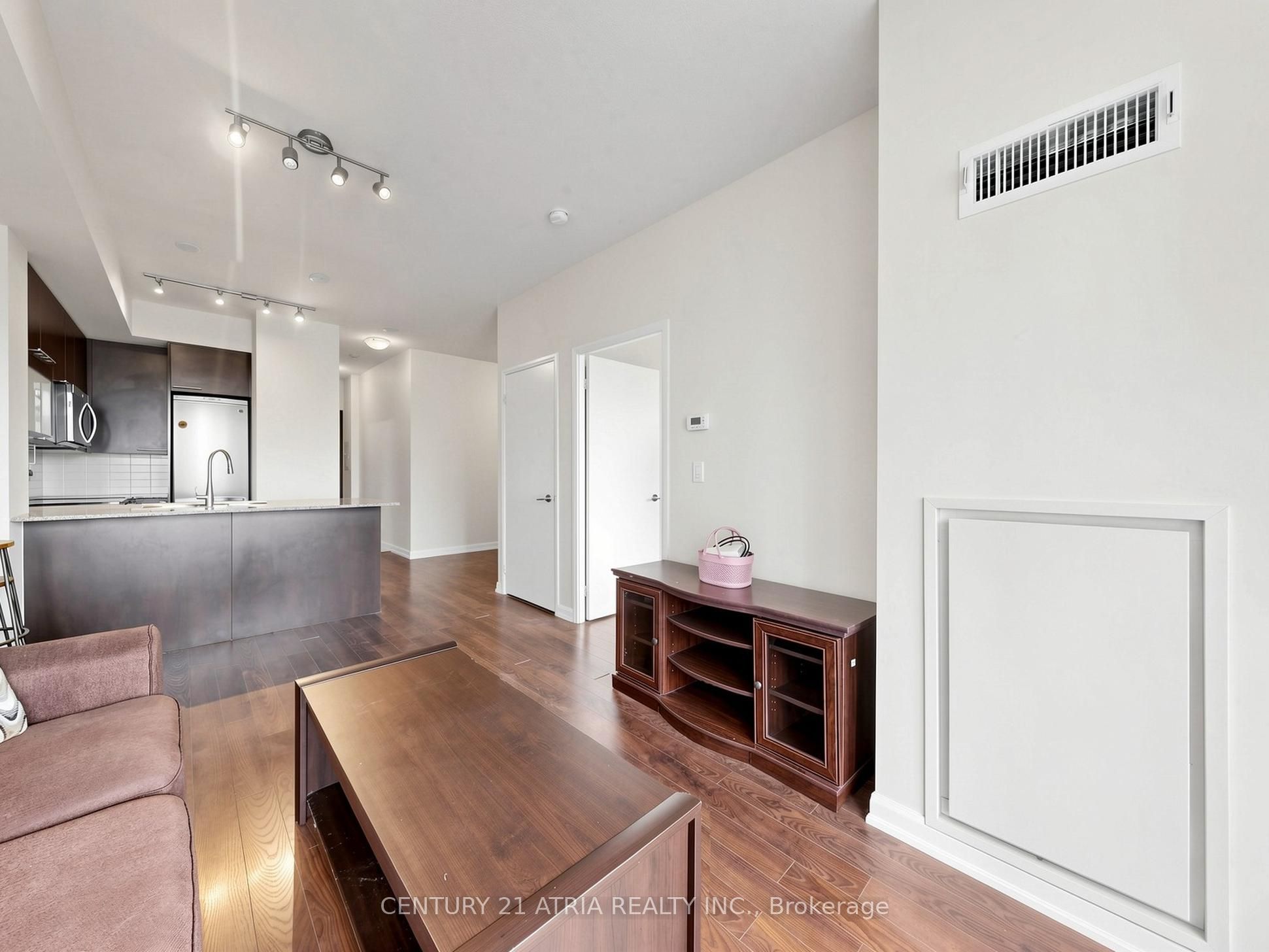 500 Sherbourne Street 1401 Property Photo 7