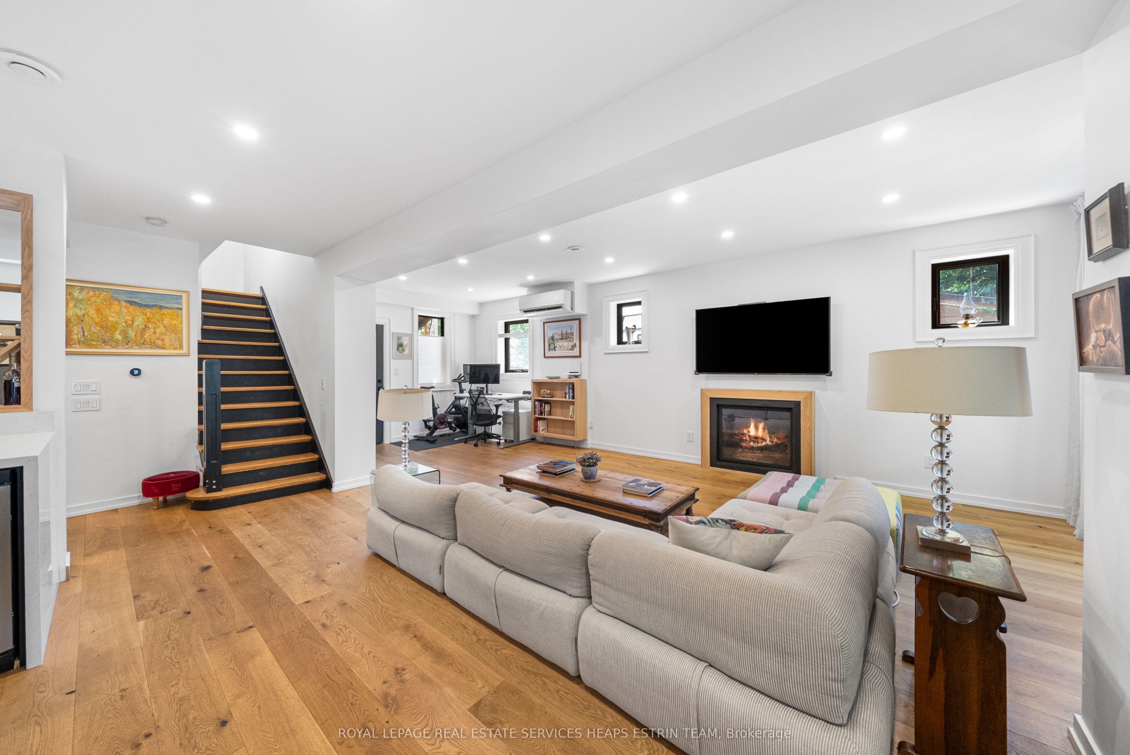 115 Robinson Street Property Photo 2