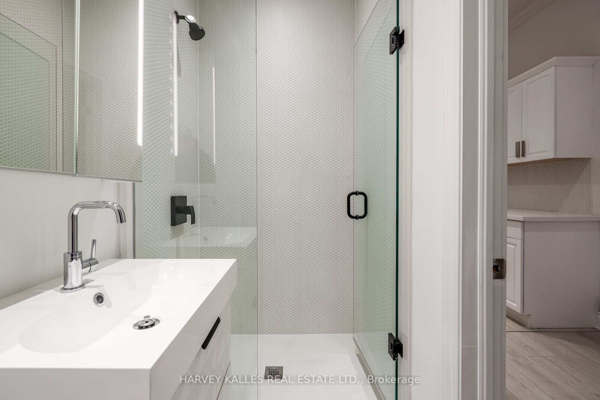 530 Richmond Street W Property Photo 21