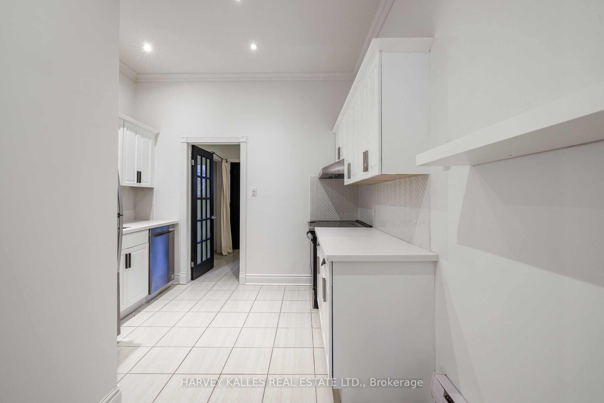530 Richmond Street W Property Photo 22