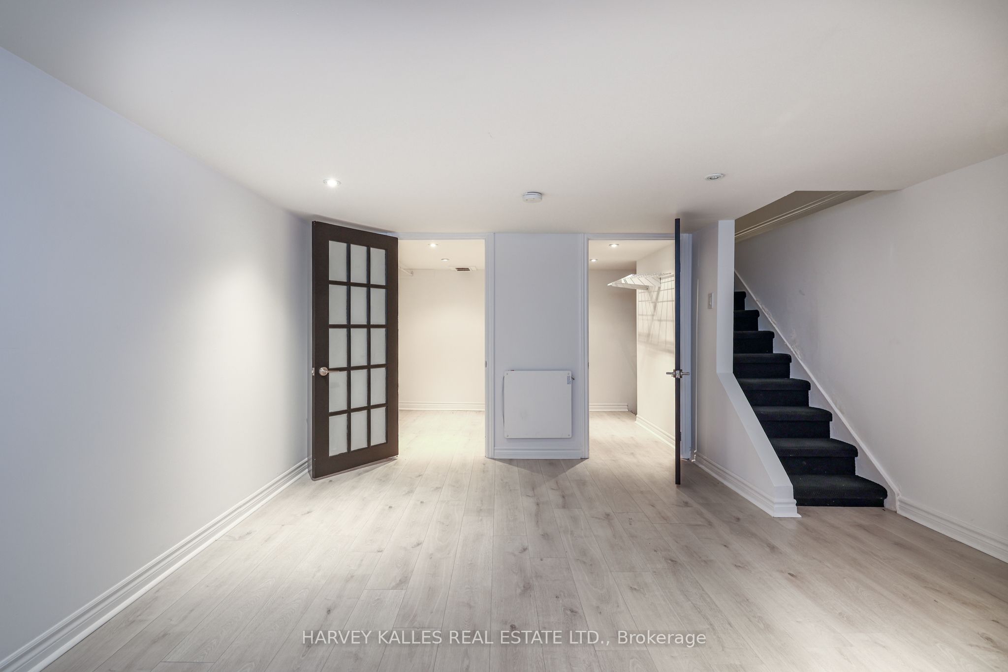 530 Richmond Street W Property Photo 28