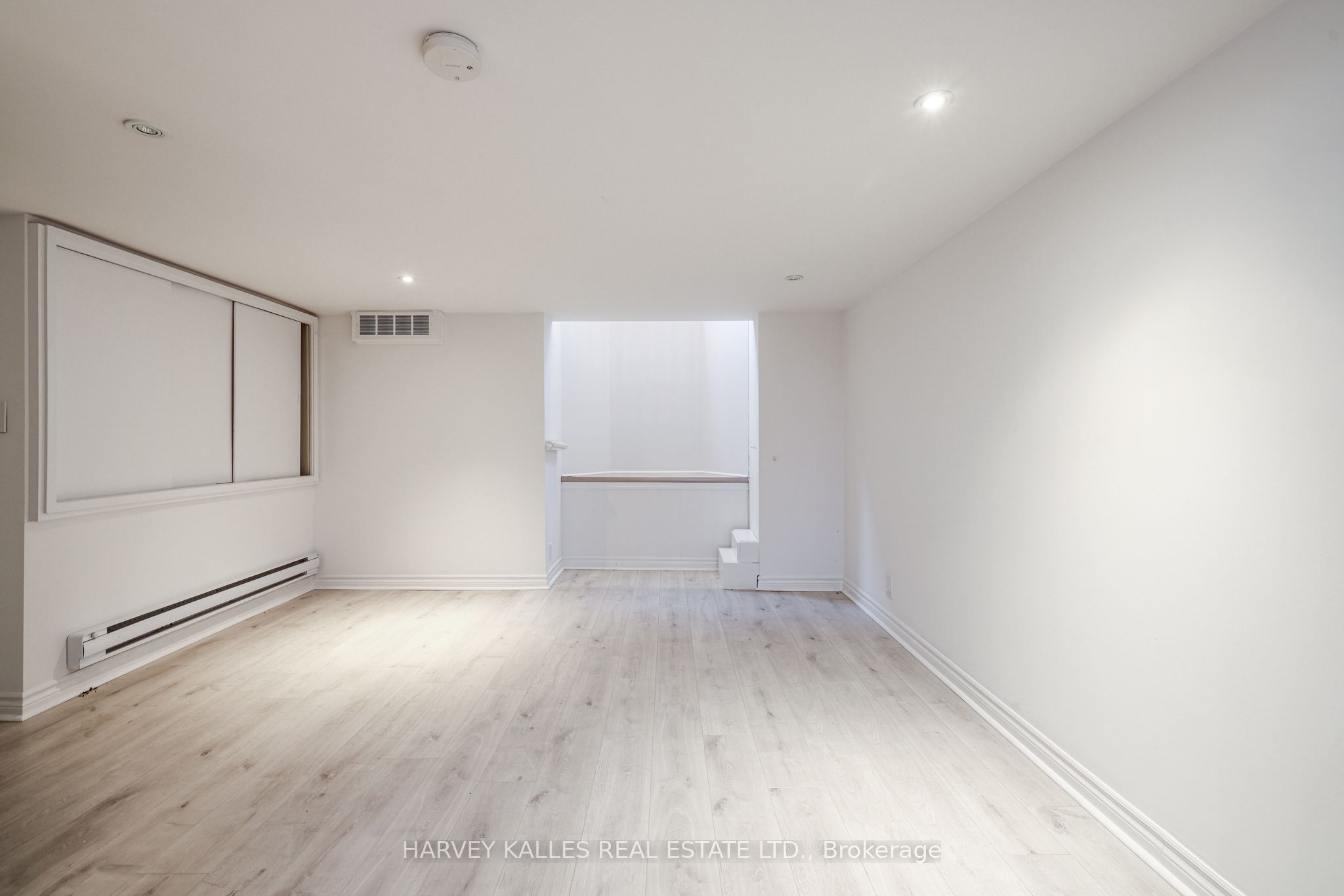 530 Richmond Street W Property Photo 29